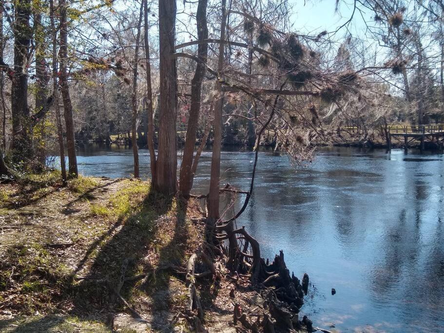 Fort White Huck'S Hideaway Near The Santa Fe River מראה חיצוני תמונה